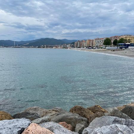 Due Passi Dal Mare Hotel Savona Exterior photo